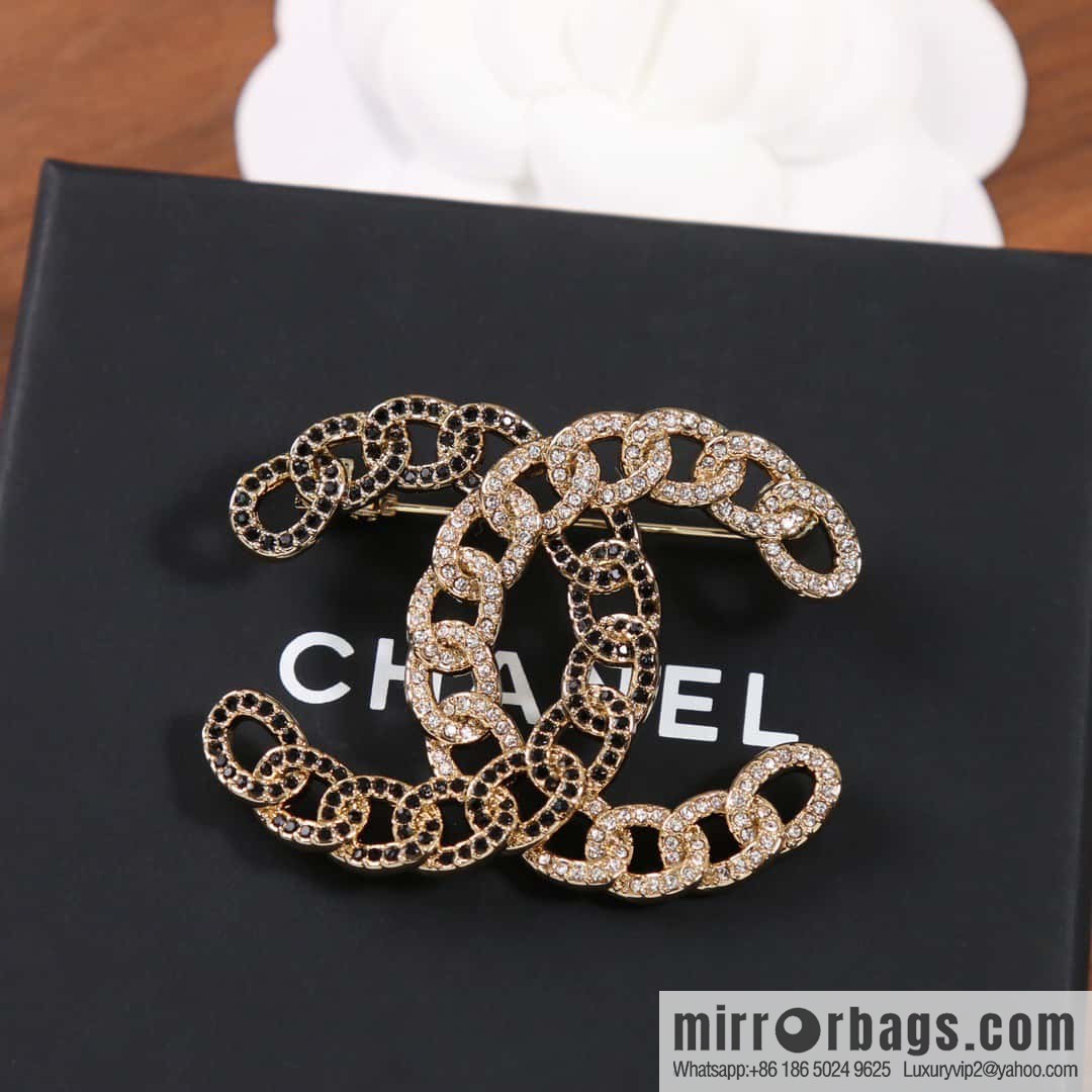 ☀️New ☑️ Chanel Double C Hollow Full Diamond Brooch ☀️