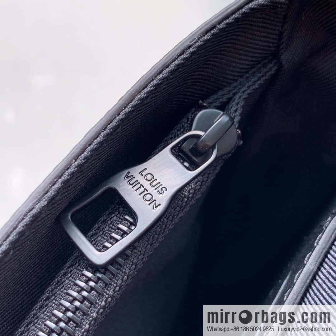 M80560 M80582 S Lock 4A Handbag