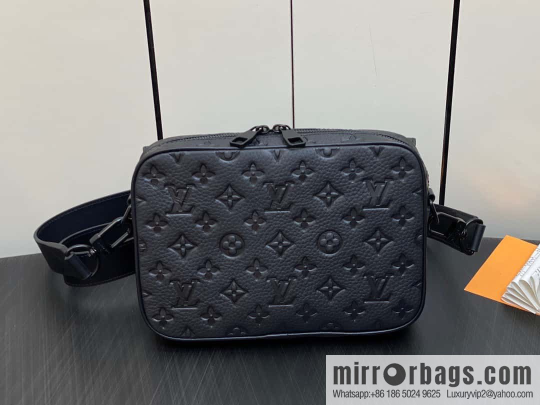 [Premium‑quality] M23742 46795 full leather black men's bag messenger bag series Steamer messenger bag