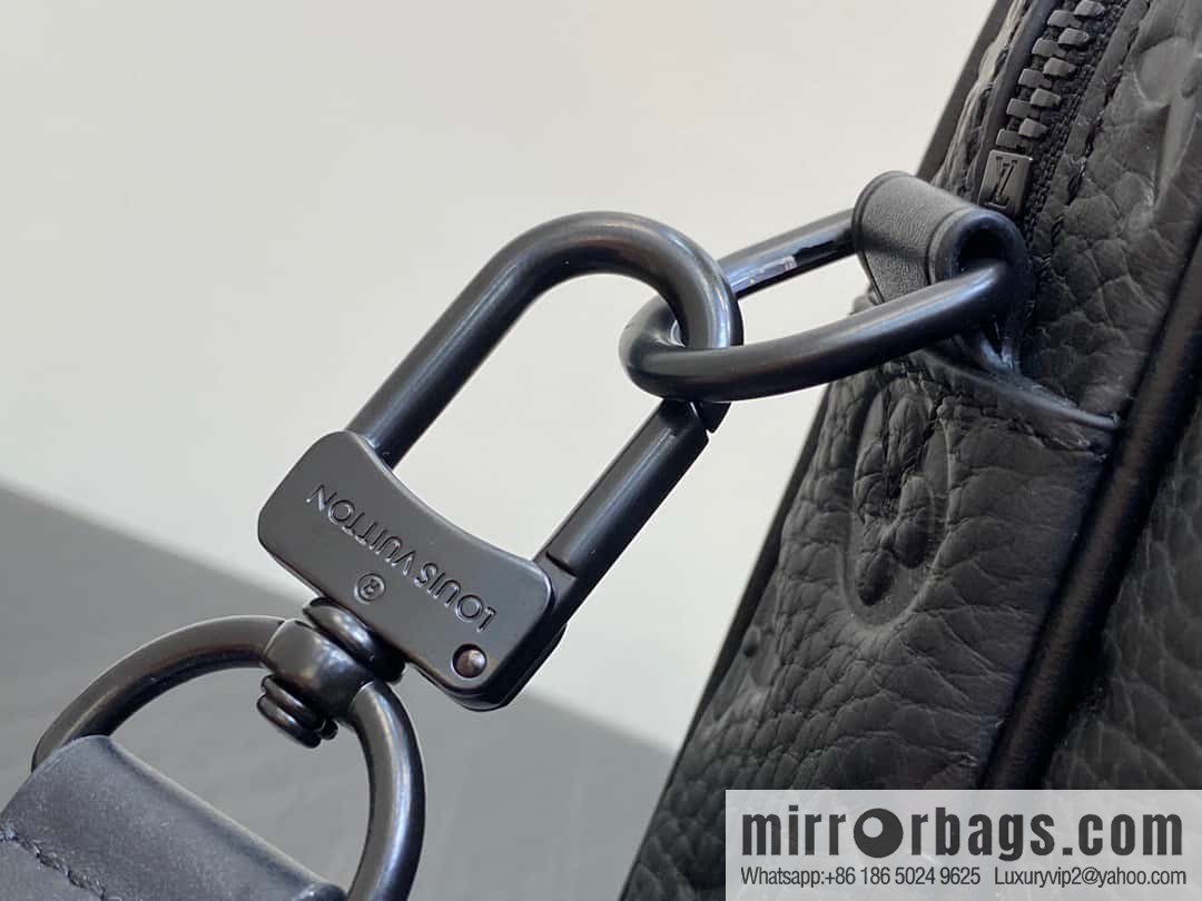 [Premium‑quality] M23742 46795 full leather black men's bag messenger bag series Steamer messenger bag