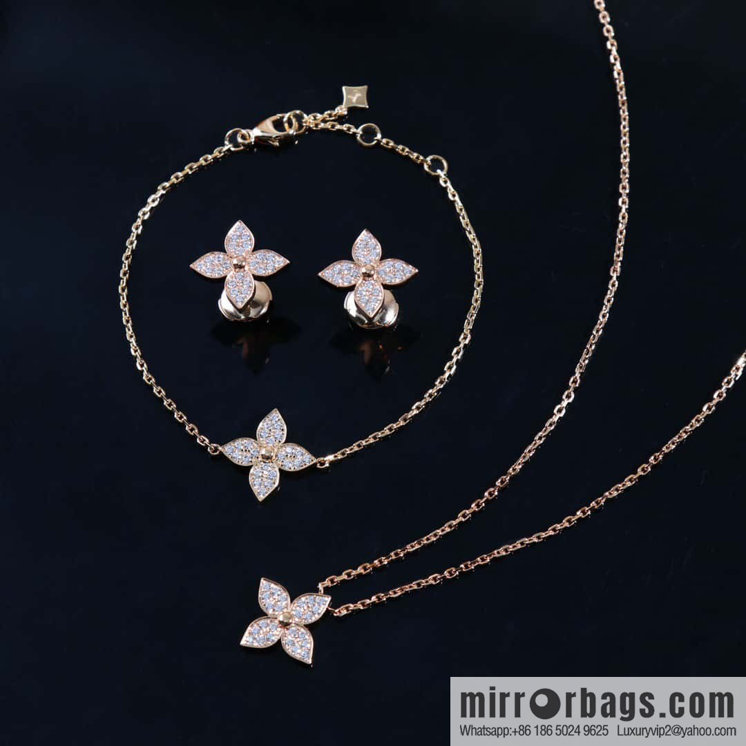 Louis Vuitton Blossom Collection, Four Leaf Clover Earrings