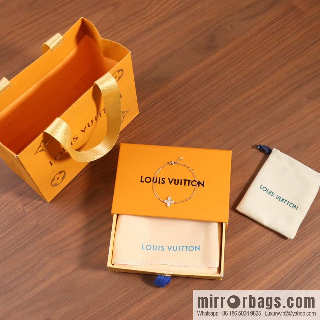 ☀Louis Vuitton Blossom Collection, Four Leaf Clover Bracelet ☀