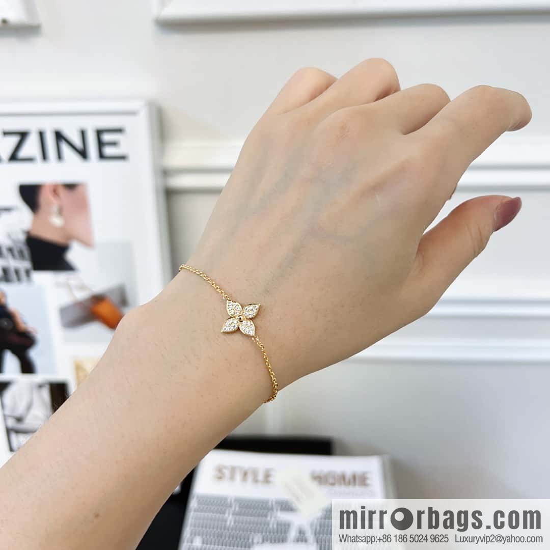 ☀Louis Vuitton Blossom Collection, Four Leaf Clover Bracelet ☀