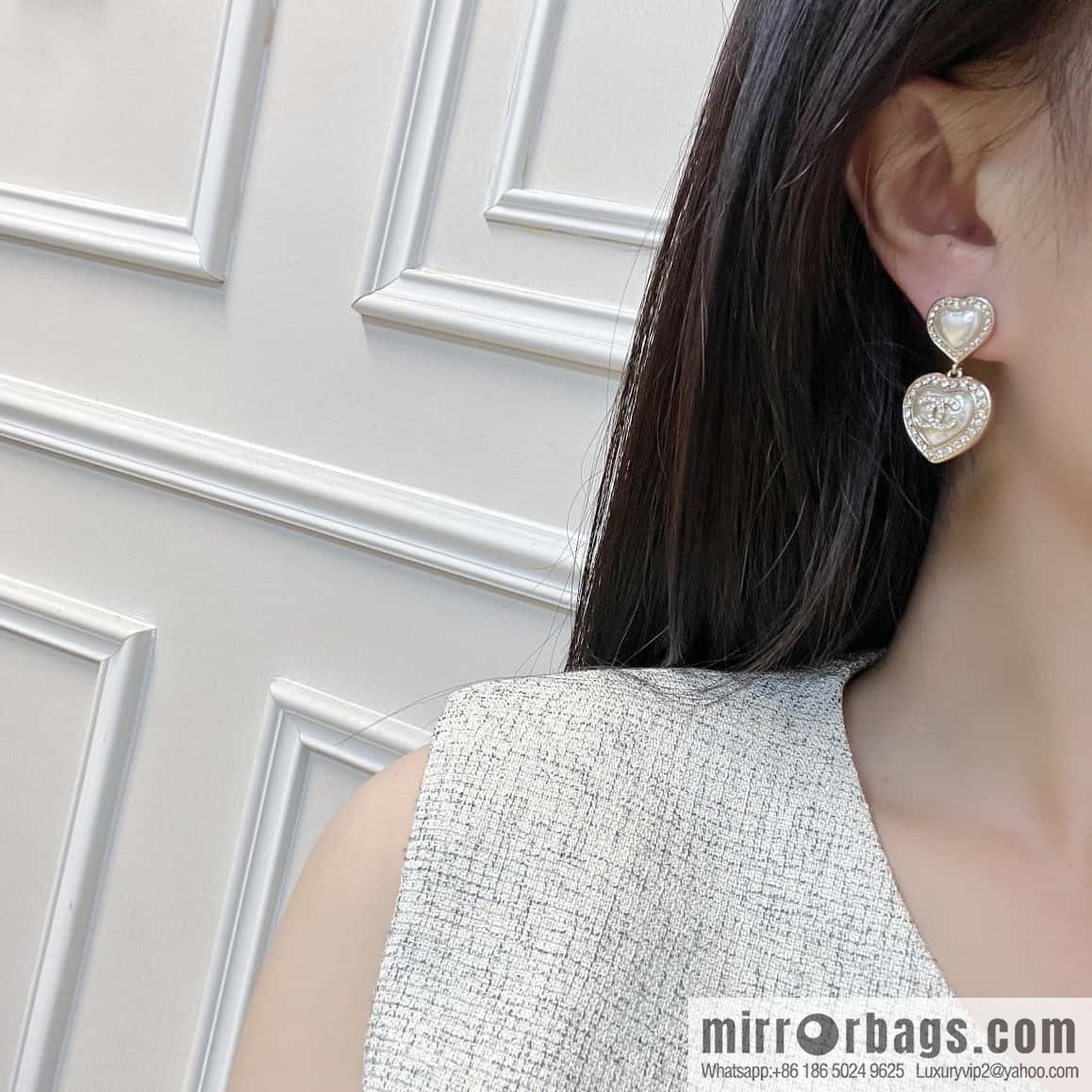 New ☑️ Chanel c2 double c double peach heart love stud earrings