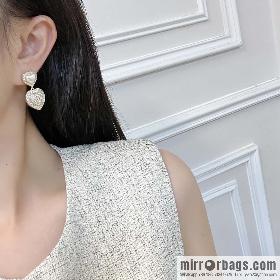 New ☑️ Chanel c2 double c double peach heart love stud earrings