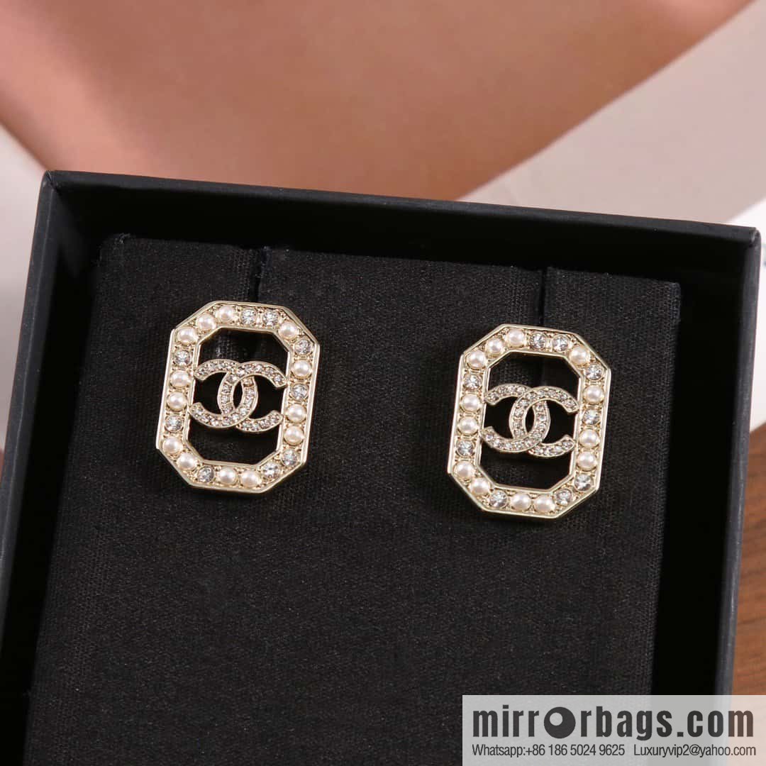 New ☑️ Chanel c1 double c octagonal pearl stud earrings