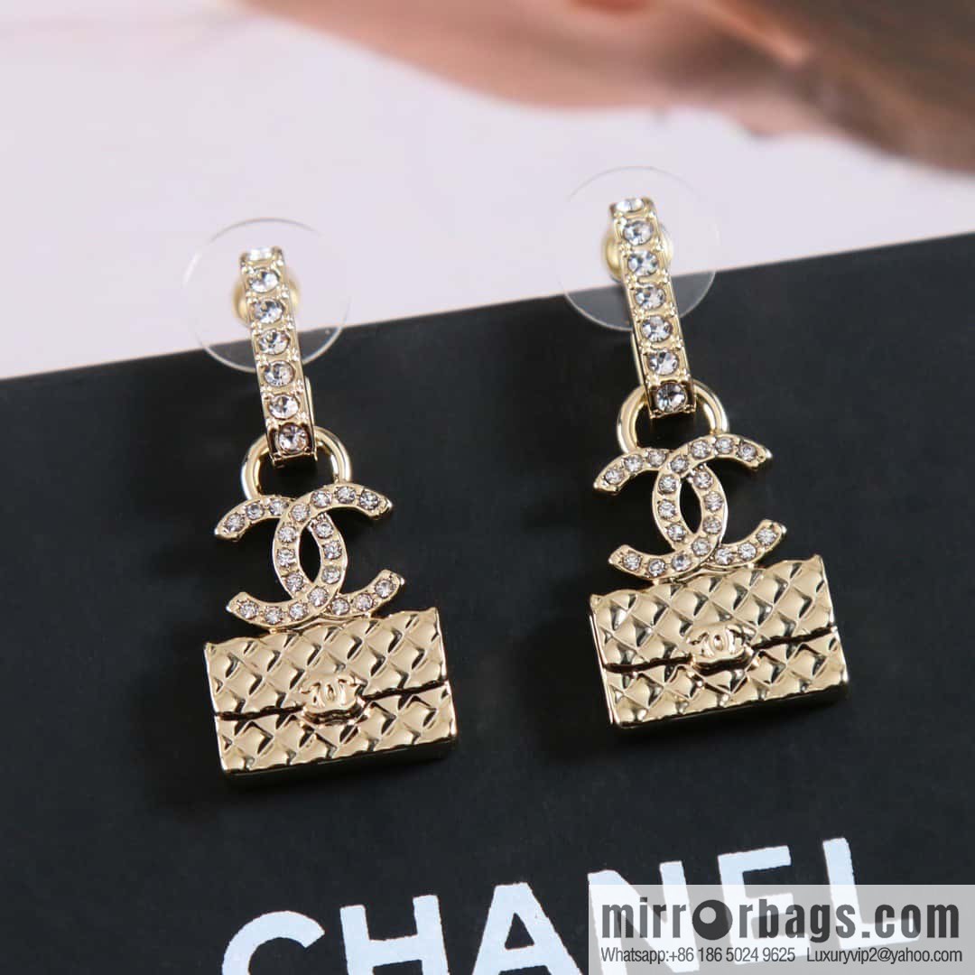 ❗️New ❗️ Chanel stud earrings, new ☑️ Chanel c2 double c bag stud earrings