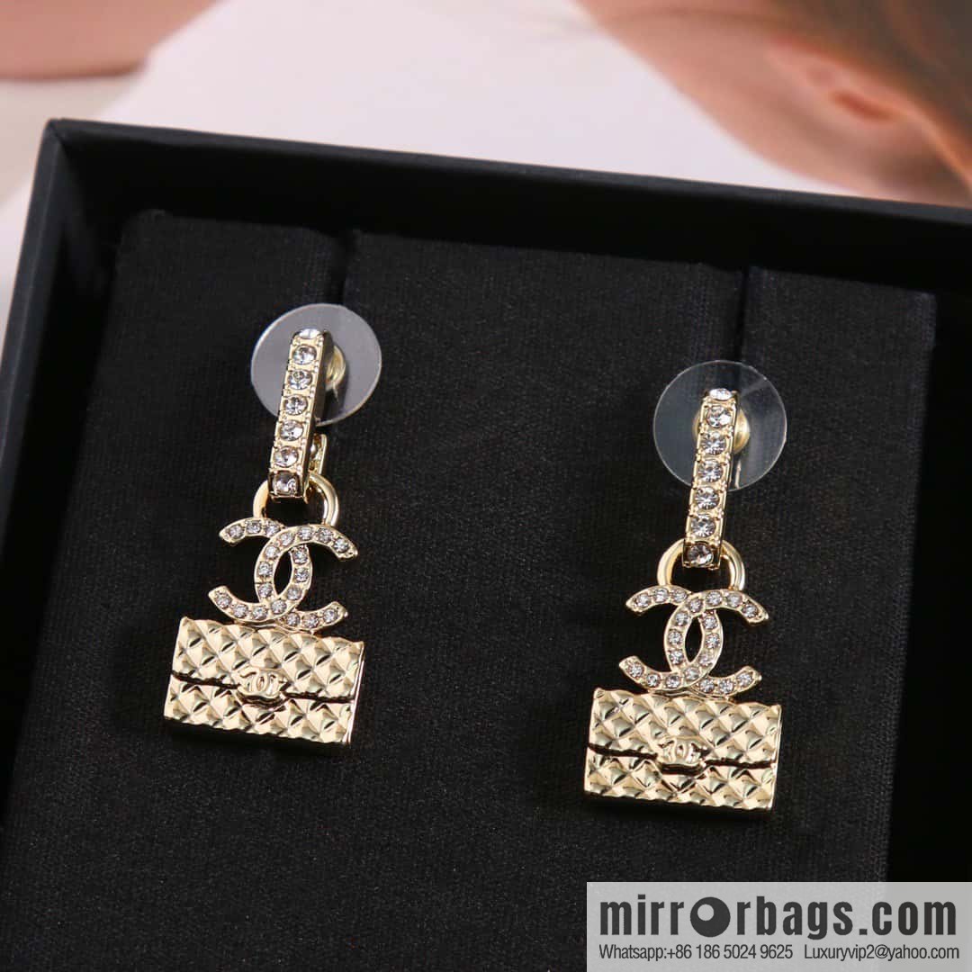 ❗️New ❗️ Chanel stud earrings, new ☑️ Chanel c2 double c bag stud earrings