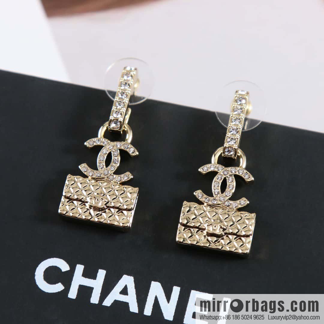 ❗️New ❗️ Chanel stud earrings, new ☑️ Chanel c2 double c bag stud earrings