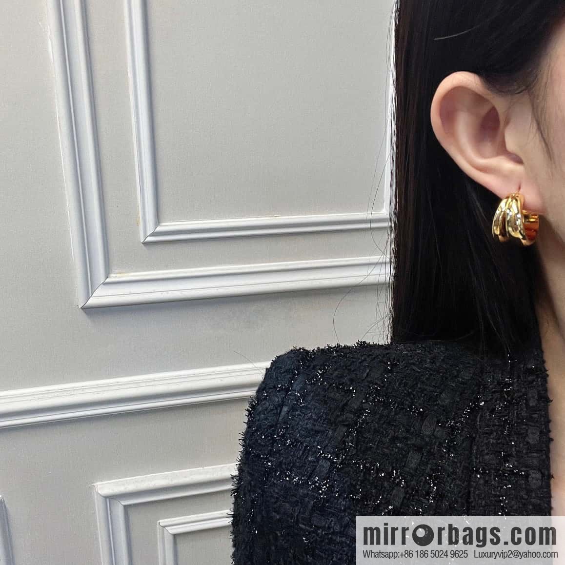 ☀️New ☑️ Celine simple style gold stud earrings ☀️