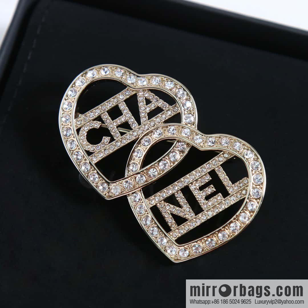 New ☑️ Chanel double love peach heart brooch