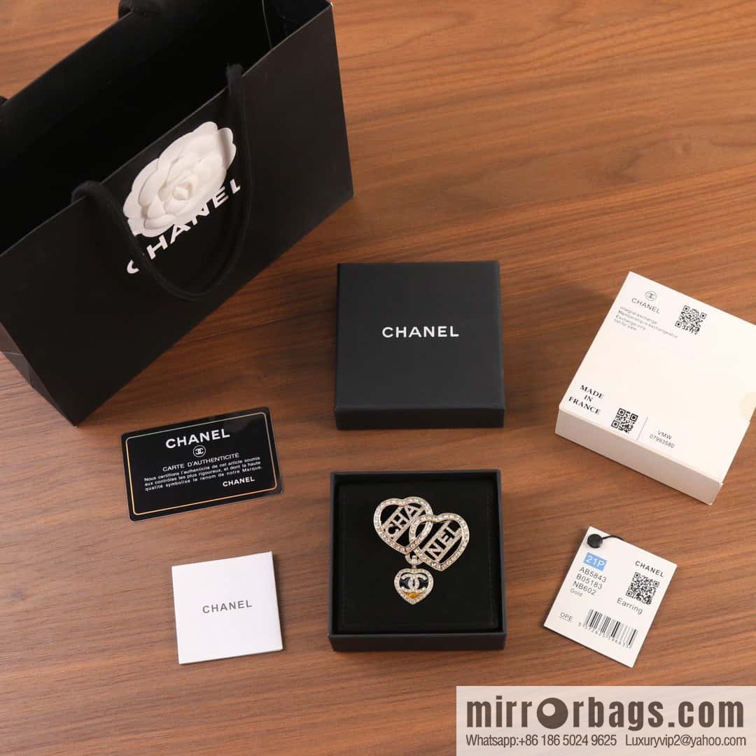 New ☑️ Chanel three love peach heart brooch