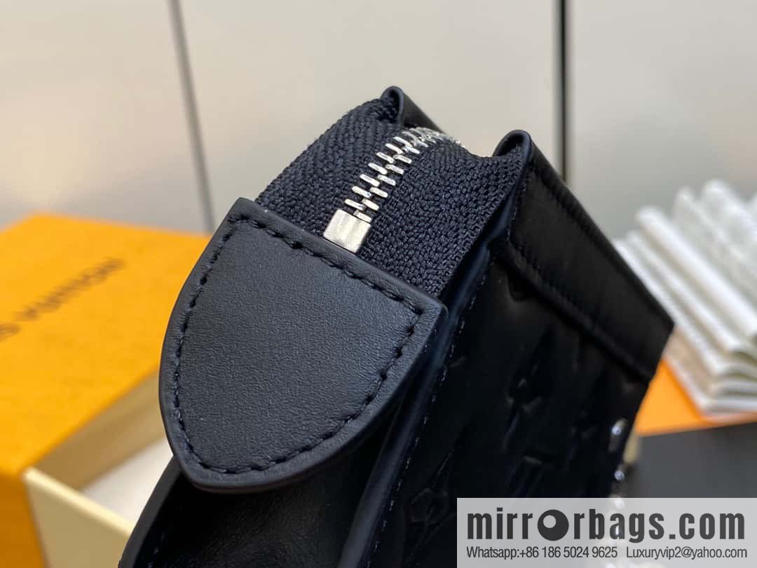 [Premium‑quality] M82776 black full leather, key bag wallet series, new VOYAGE key bag in autumn and winter