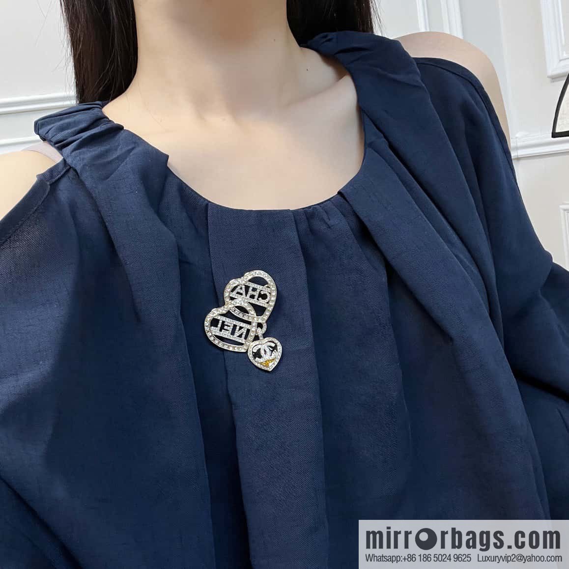New ☑️ Chanel three love peach heart brooch