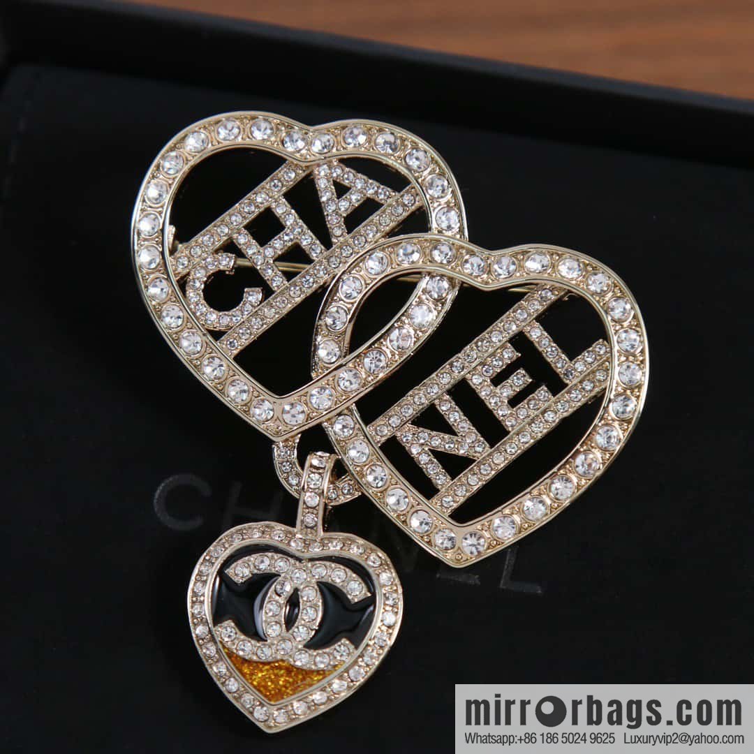 New ☑️ Chanel three love peach heart brooch