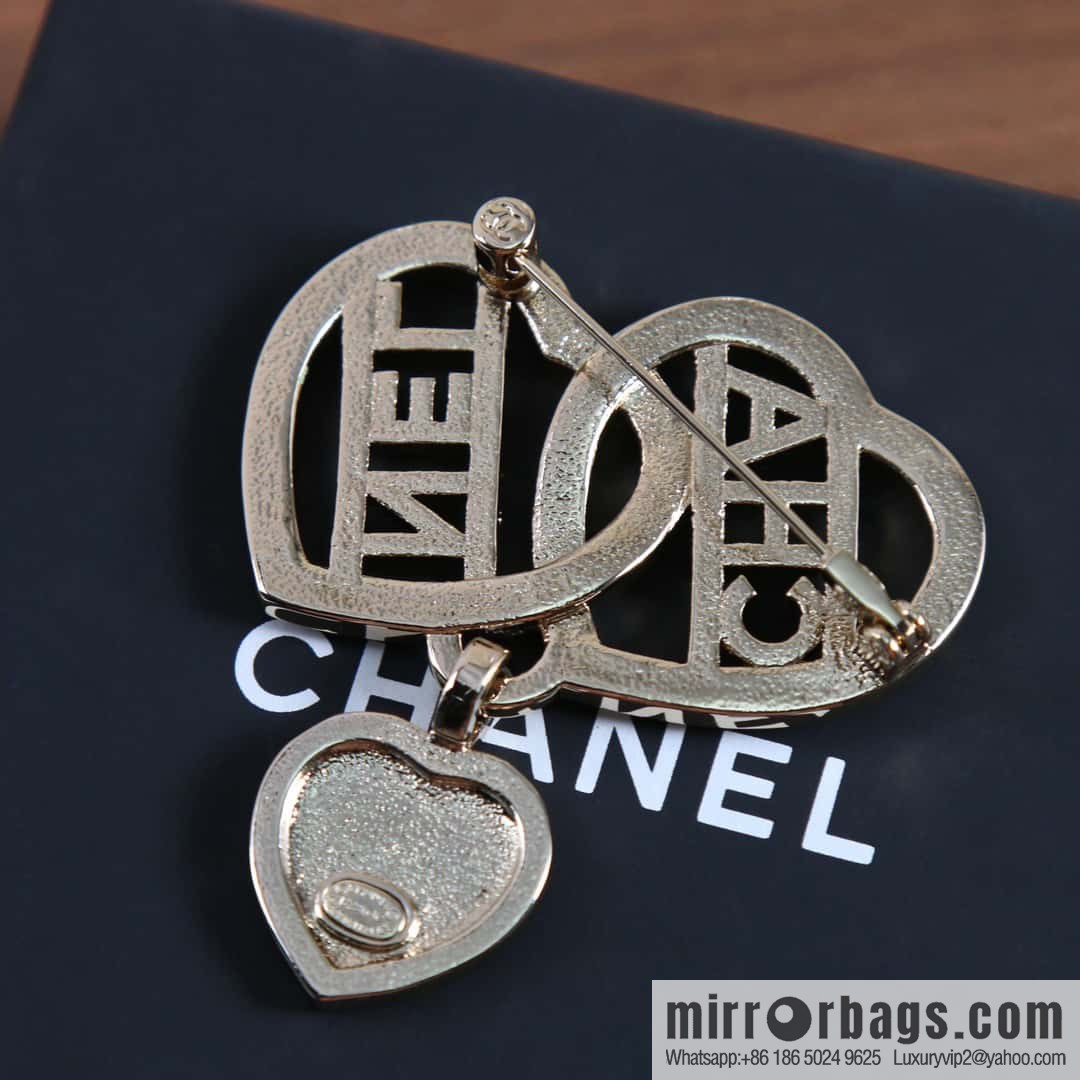 New ☑️ Chanel three love peach heart brooch
