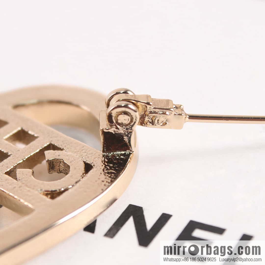New ☑️ Chanel three love peach heart brooch