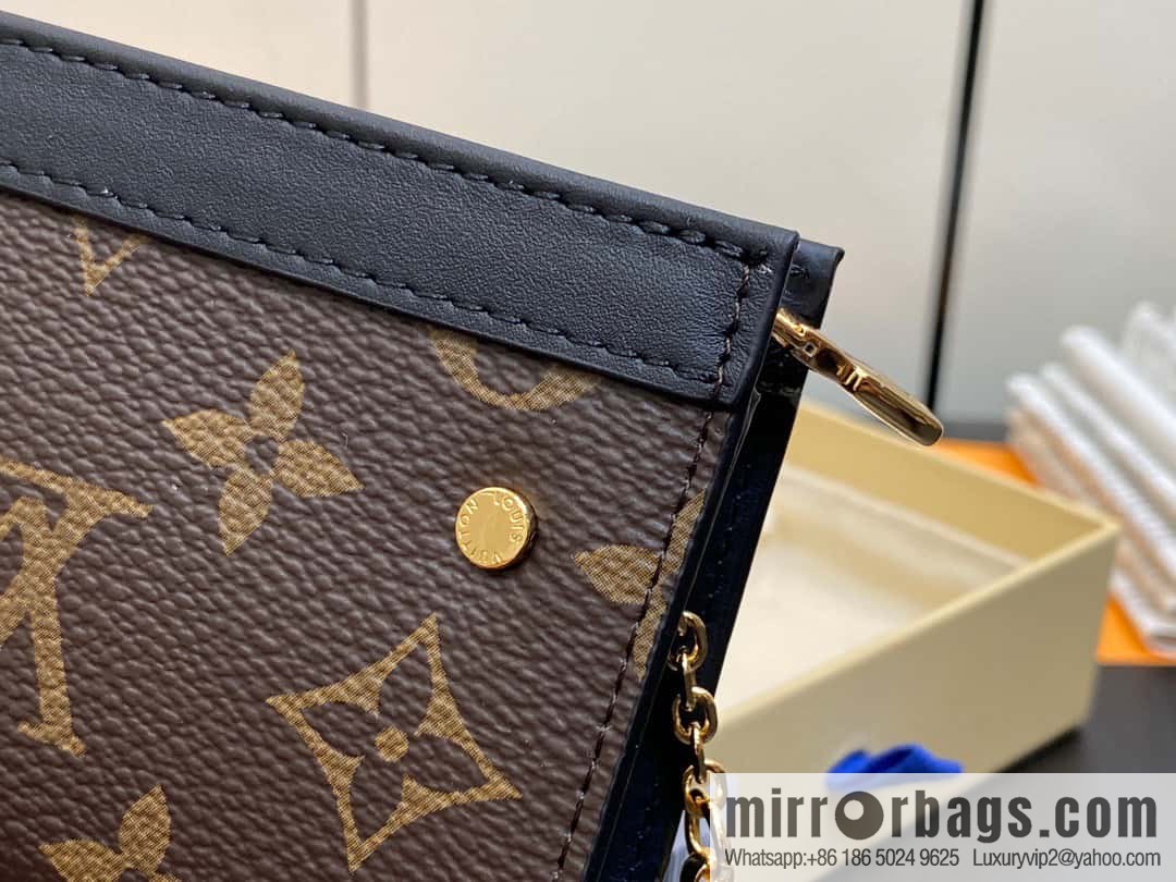 [Premium‑quality] M82776 monogram key bag wallet series, autumn and winter new VOYAGE key bag