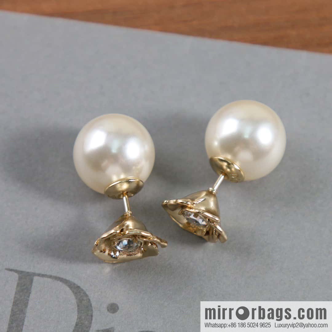 New Dior camellia size pearl stud earrings