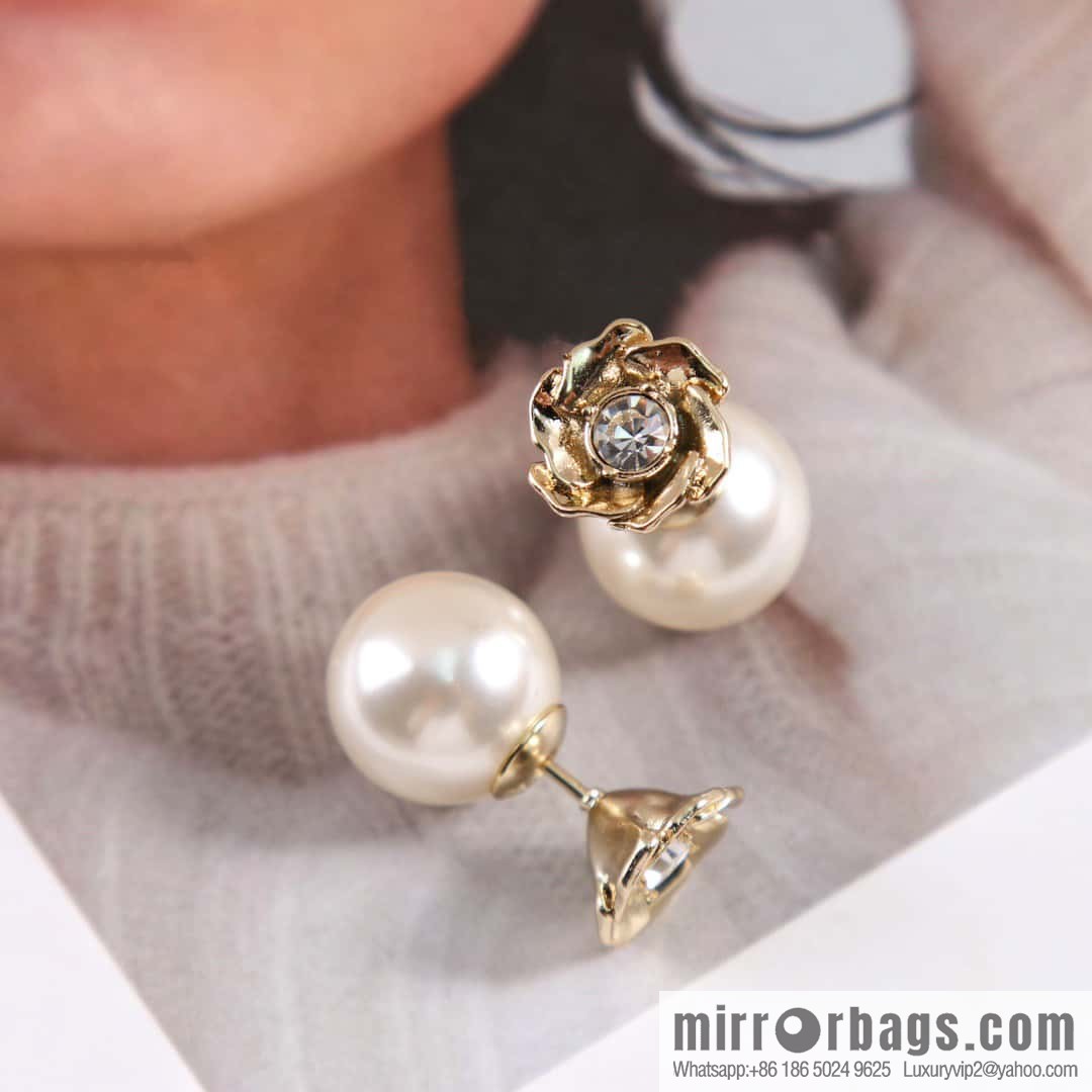 New Dior camellia size pearl stud earrings