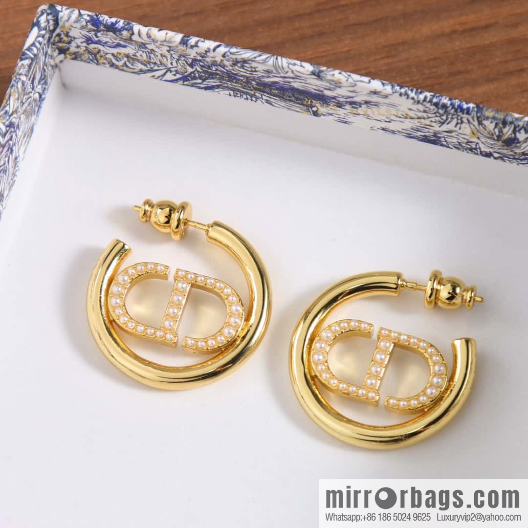 New ☑️ DIOR CD pearl stud earrings