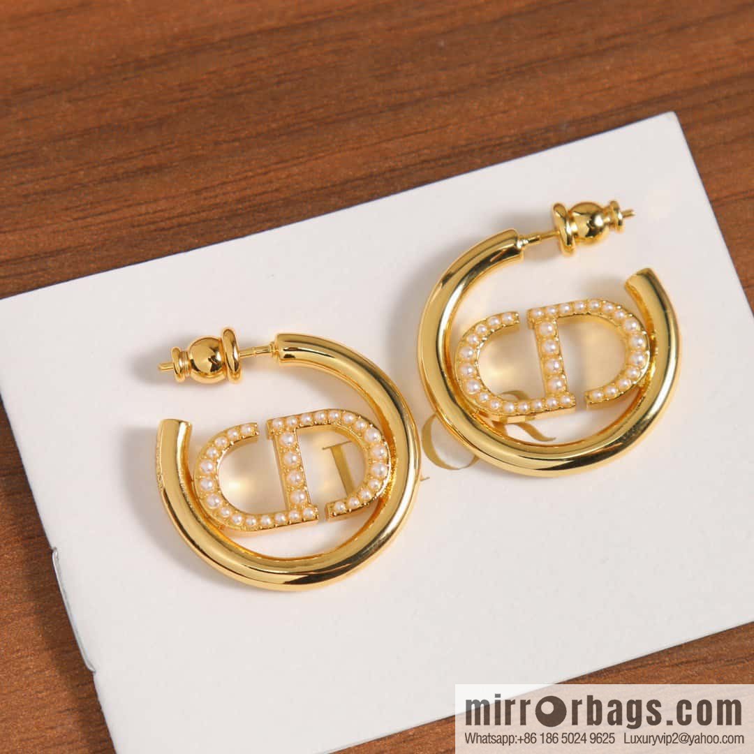 New ☑️ DIOR CD pearl stud earrings
