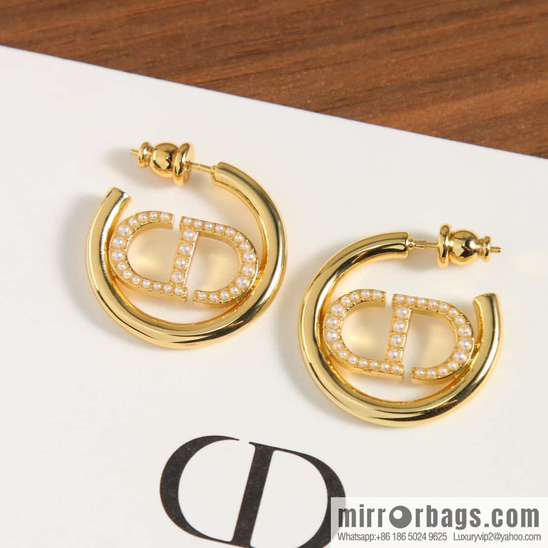 New ☑️ DIOR CD pearl stud earrings