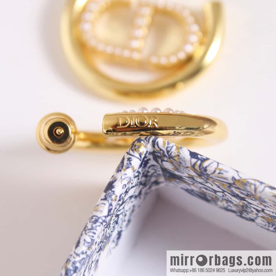 New ☑️ DIOR CD pearl stud earrings