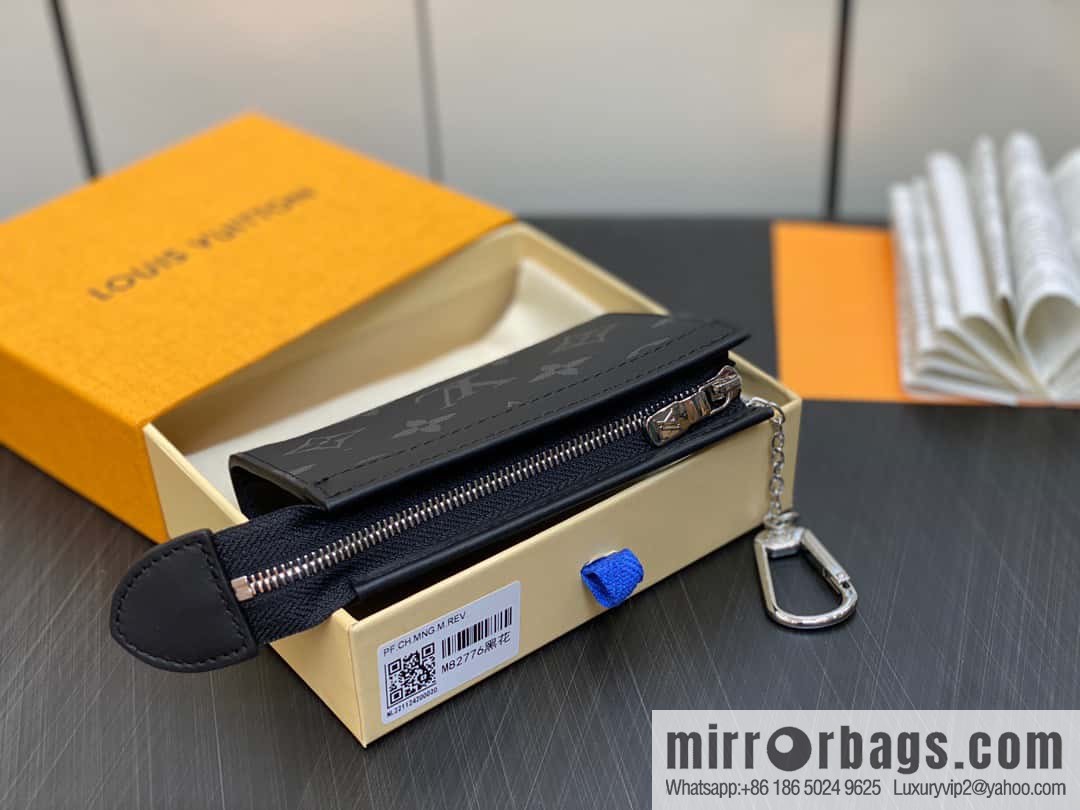 [Boutique‑grade] M82776 black flower, key bag wallet series, new VOYAGE key bag in autumn and winter