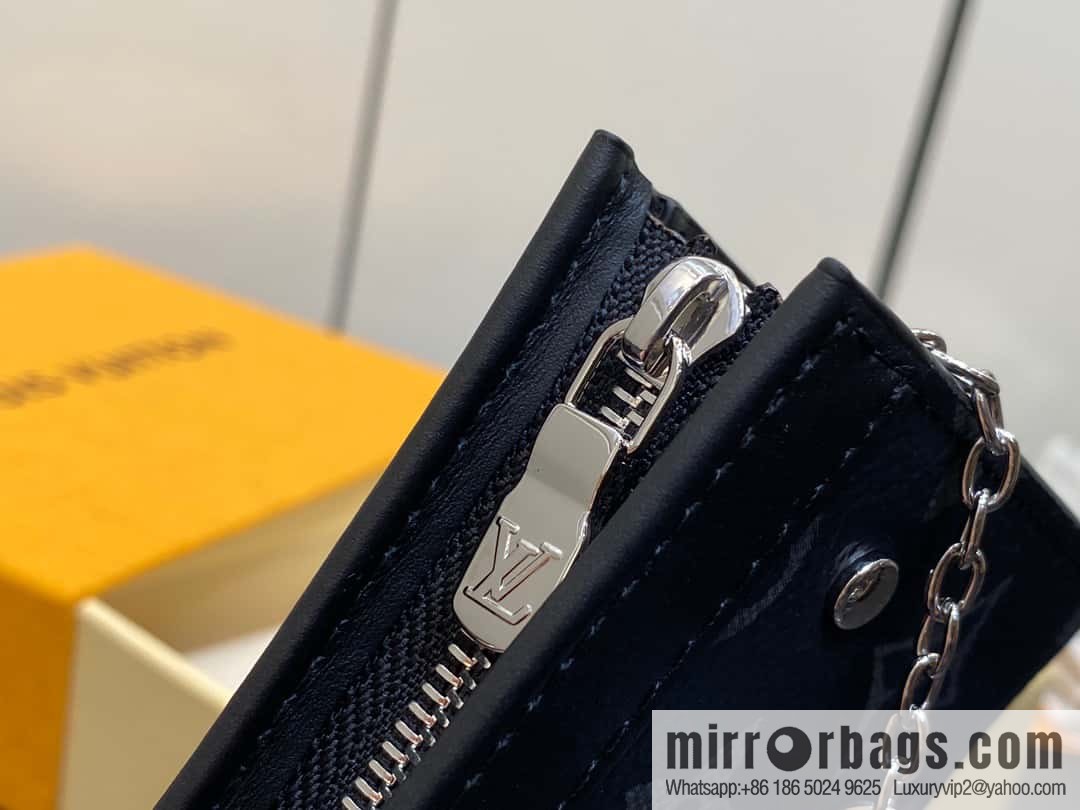 [Boutique‑grade] M82776 black flower, key bag wallet series, new VOYAGE key bag in autumn and winter
