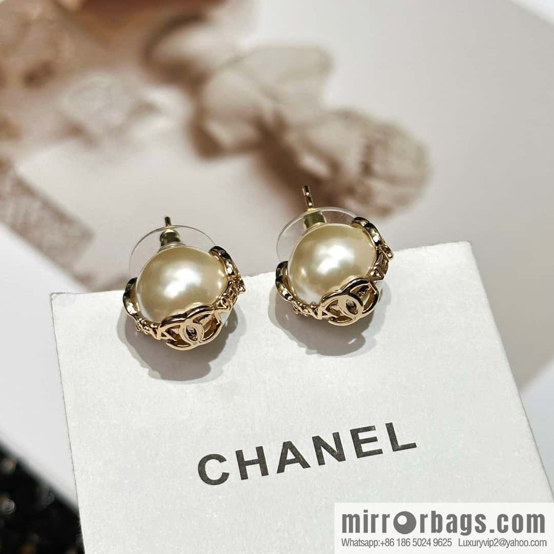 ☀️New ☑️ Chanel double C pearl stud earrings ☀️