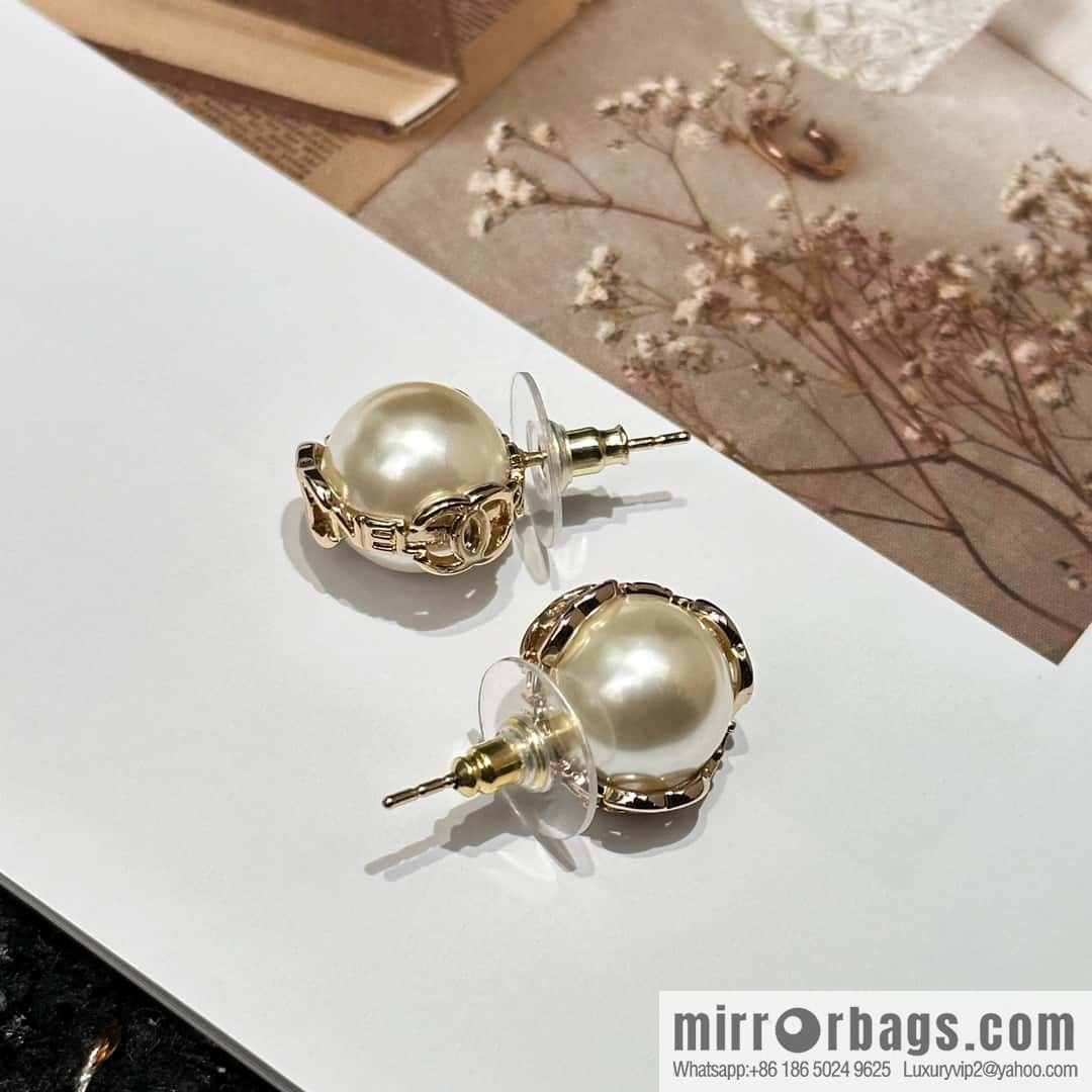 ☀️New ☑️ Chanel double C pearl stud earrings ☀️