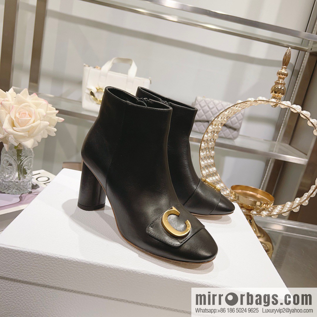 🐰🐰Dior, new bare boots on new models🌟