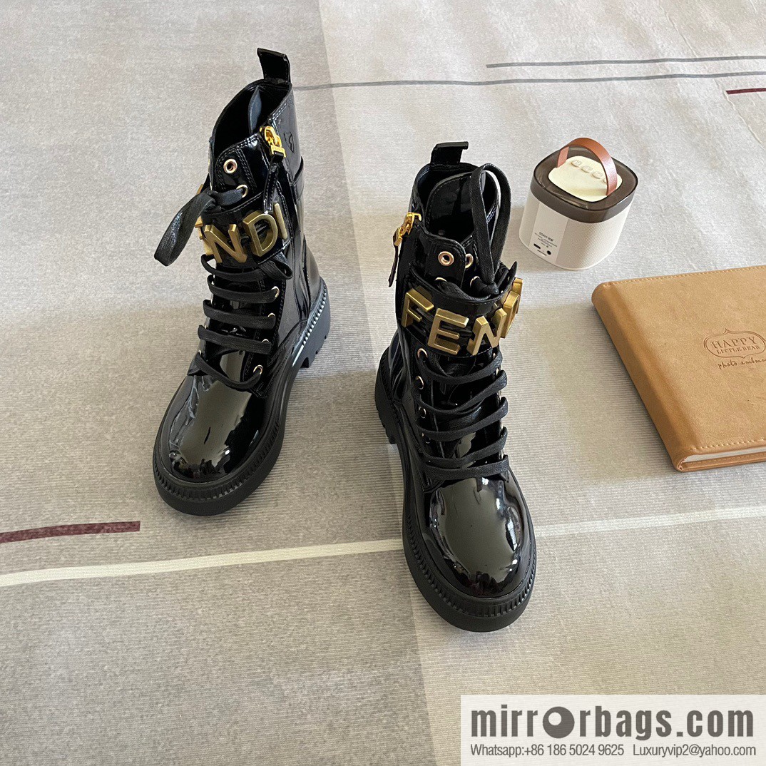 🐰🐰FENDI Fendi 2023 Fendi Graphy series autumn and winter catwalk Martin boots Xiaohongshu recommends autumn and winter Martin boots