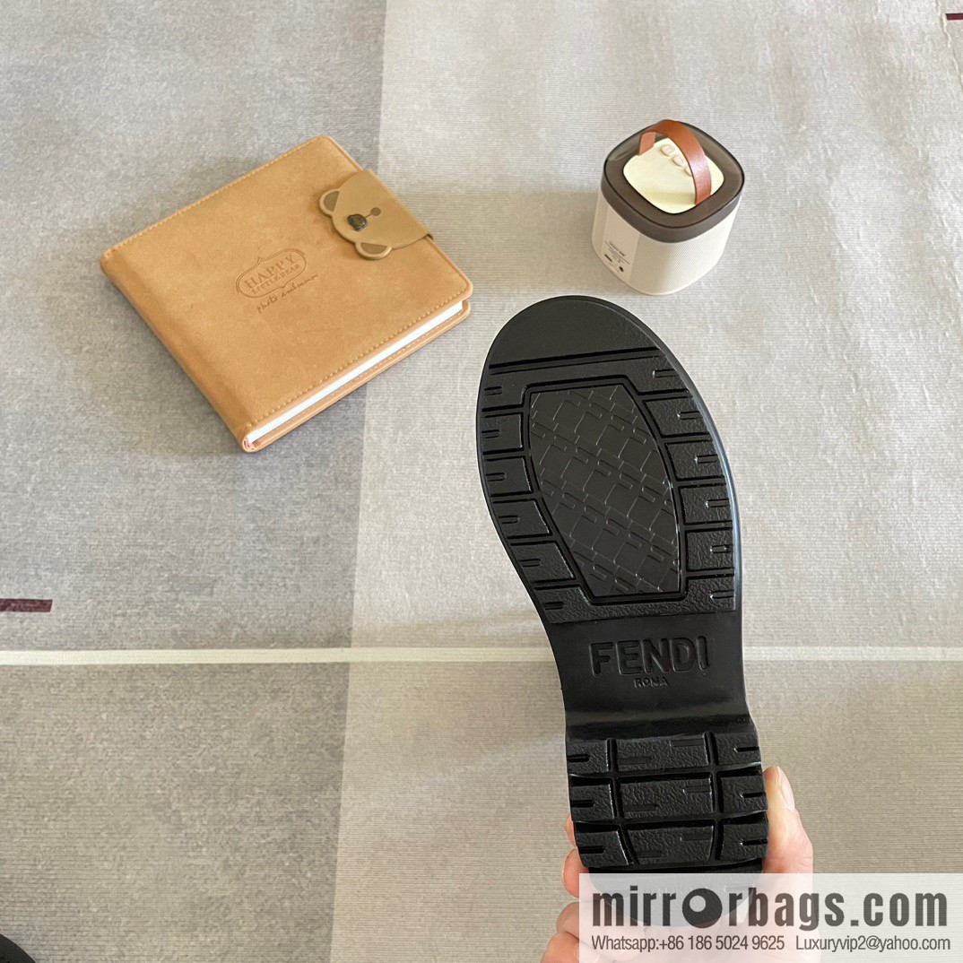 🐰🐰FENDI Fendi 2023 Fendi Graphy series autumn and winter catwalk Martin boots Xiaohongshu recommends autumn and winter Martin boots