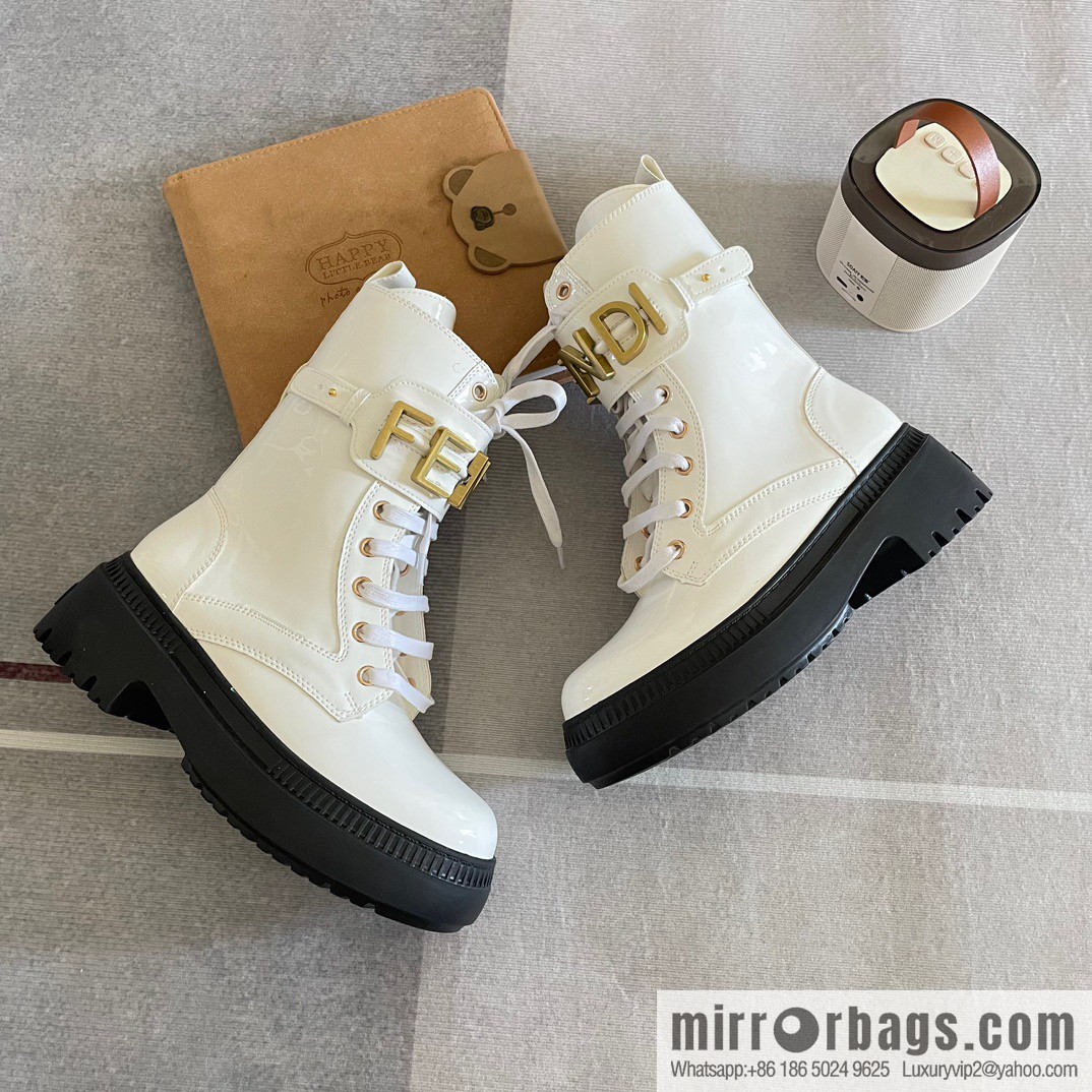 🐰🐰FENDI Fendi 2023 Fendi Graphy series autumn and winter catwalk Martin boots Xiaohongshu recommends autumn and winter Martin boots