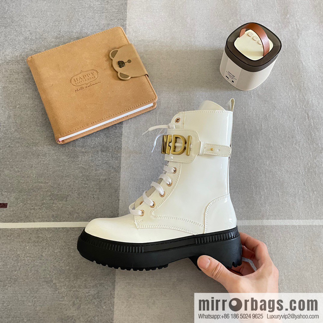 🐰🐰FENDI Fendi 2023 Fendi Graphy series autumn and winter catwalk Martin boots Xiaohongshu recommends autumn and winter Martin boots