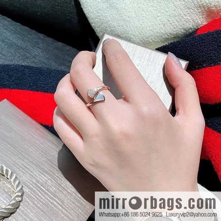 BVLGARI DIVAS 'DREAM Fan Ring ☀️