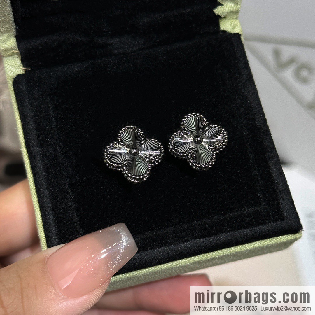 ☀️Van Cleef & Arpels Laser Gun Black Clover Earrings Earrings ☀