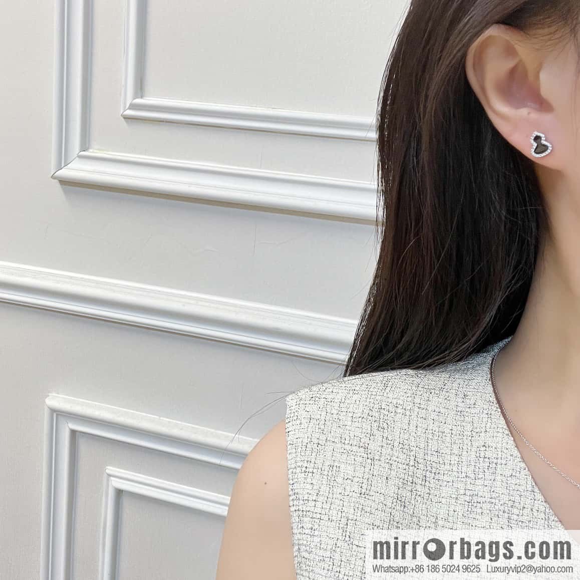 ☀️Qeelin Kirin Wulu White Gold HyCeram ® Black Gourd Necklace, Earrings ☀️