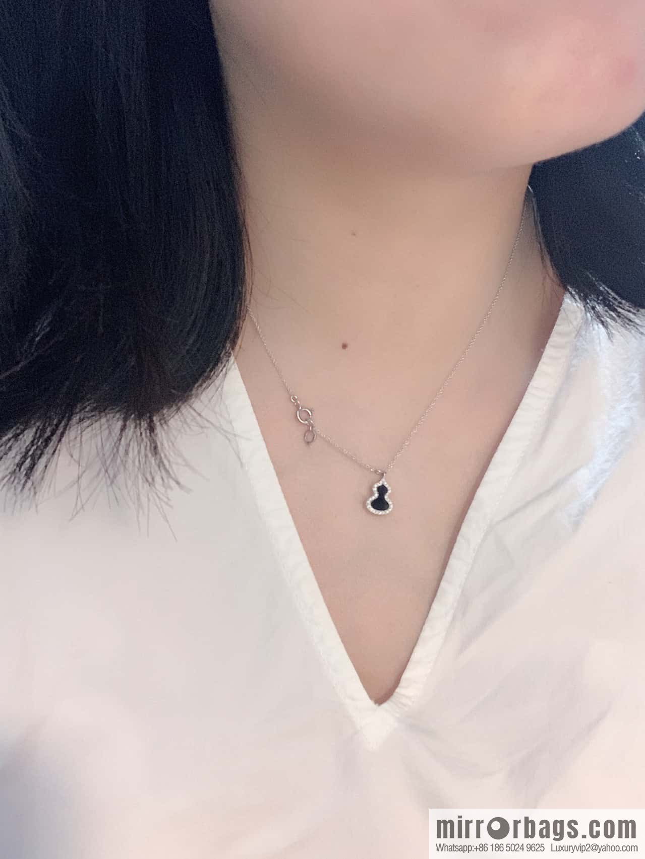 ☀️Qeelin Kirin Wulu White Gold HyCeram ® Black Gourd Necklace, Earrings ☀️