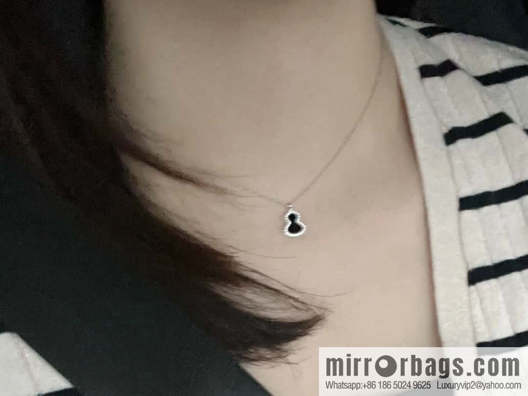 ☀️Qeelin Kirin Wulu White Gold HyCeram ® Black Gourd Necklace, Earrings ☀️