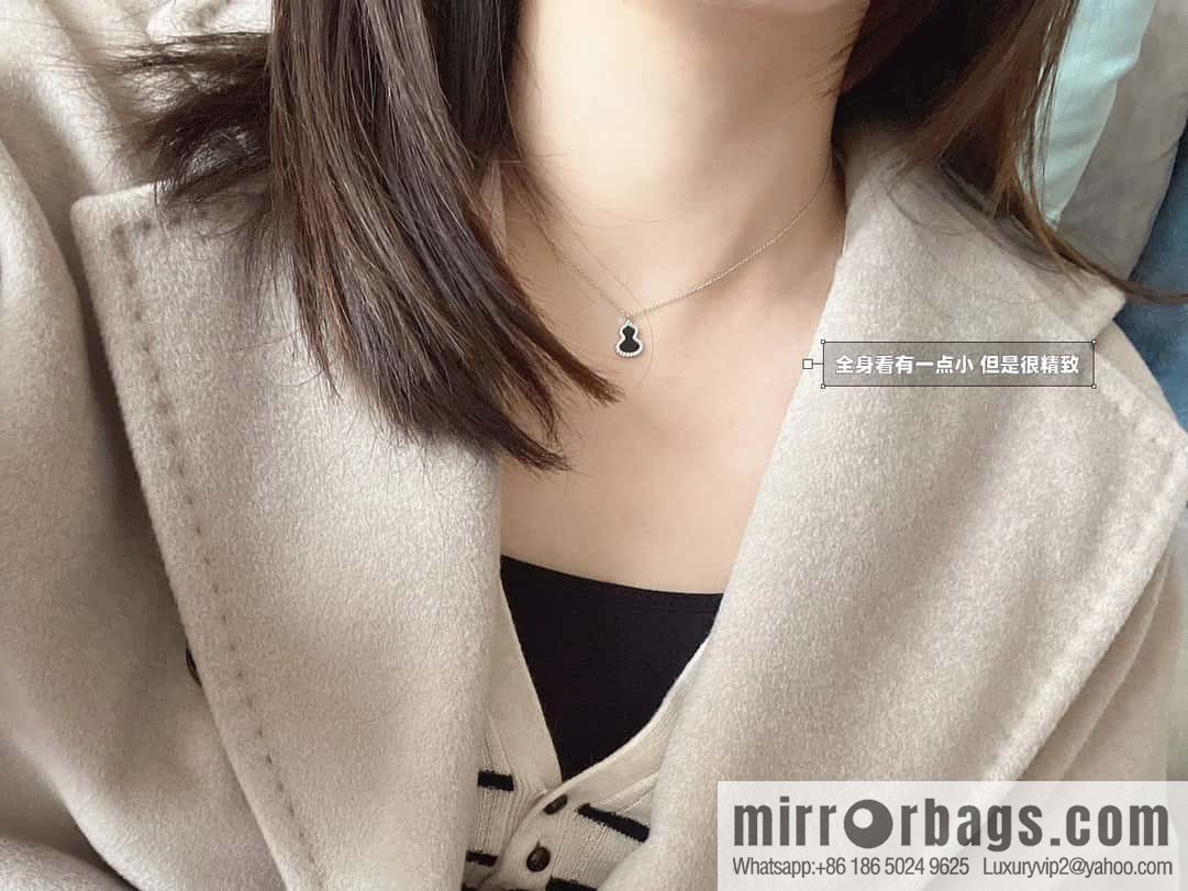 ☀️Qeelin Kirin Wulu White Gold HyCeram ® Black Gourd Necklace, Earrings ☀️