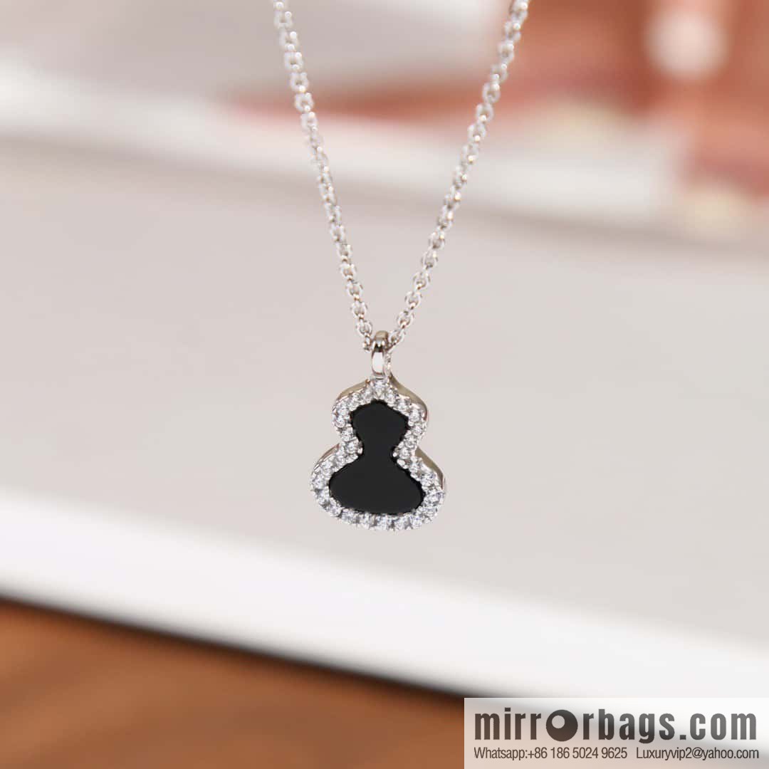 ☀️Qeelin Kirin Wulu White Gold HyCeram ® Black Gourd Necklace, Earrings ☀️