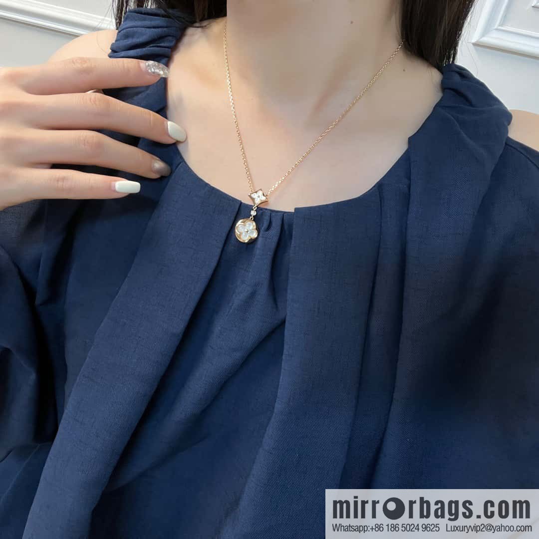 ❗️New ❗️ Q94355 ☀ Louis Vuitton LV COLOR BLOSSOM rhombus shell necklace