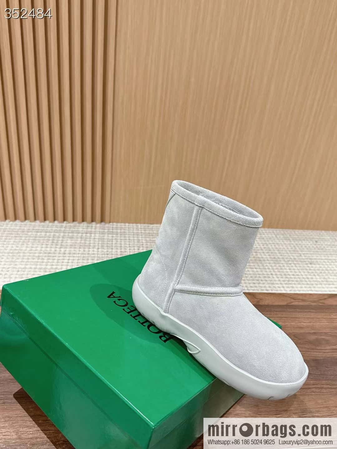 ๐ฐ๐ฐ๐๐จ๐ญ๐ญ๐๐ ๐ ๐๐๐ง๐๐ญ๐ BV autumn and winter new round head simple snow boots fluffy short boots