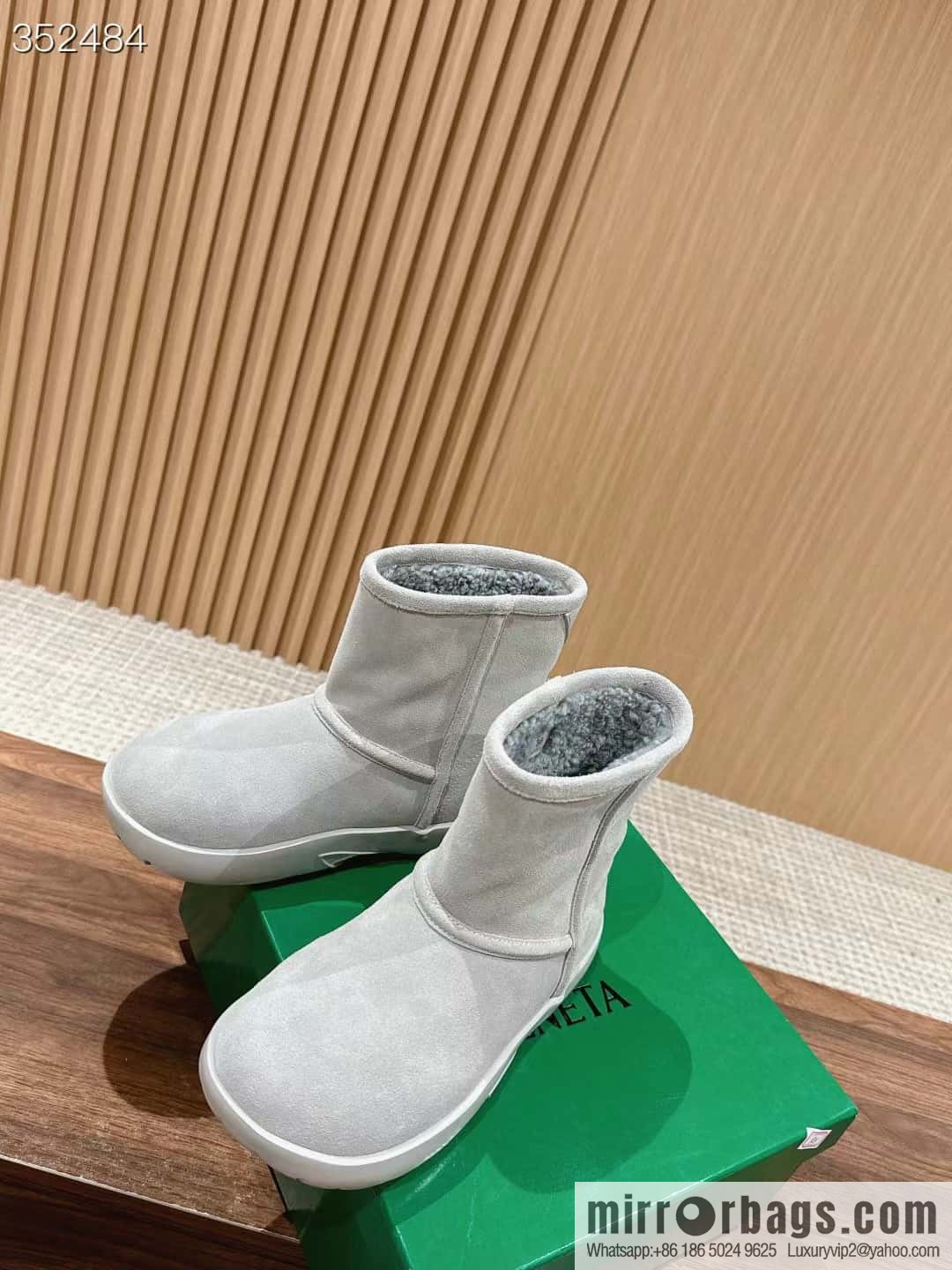 ๐ฐ๐ฐ๐๐จ๐ญ๐ญ๐๐ ๐ ๐๐๐ง๐๐ญ๐ BV autumn and winter new round head simple snow boots fluffy short boots