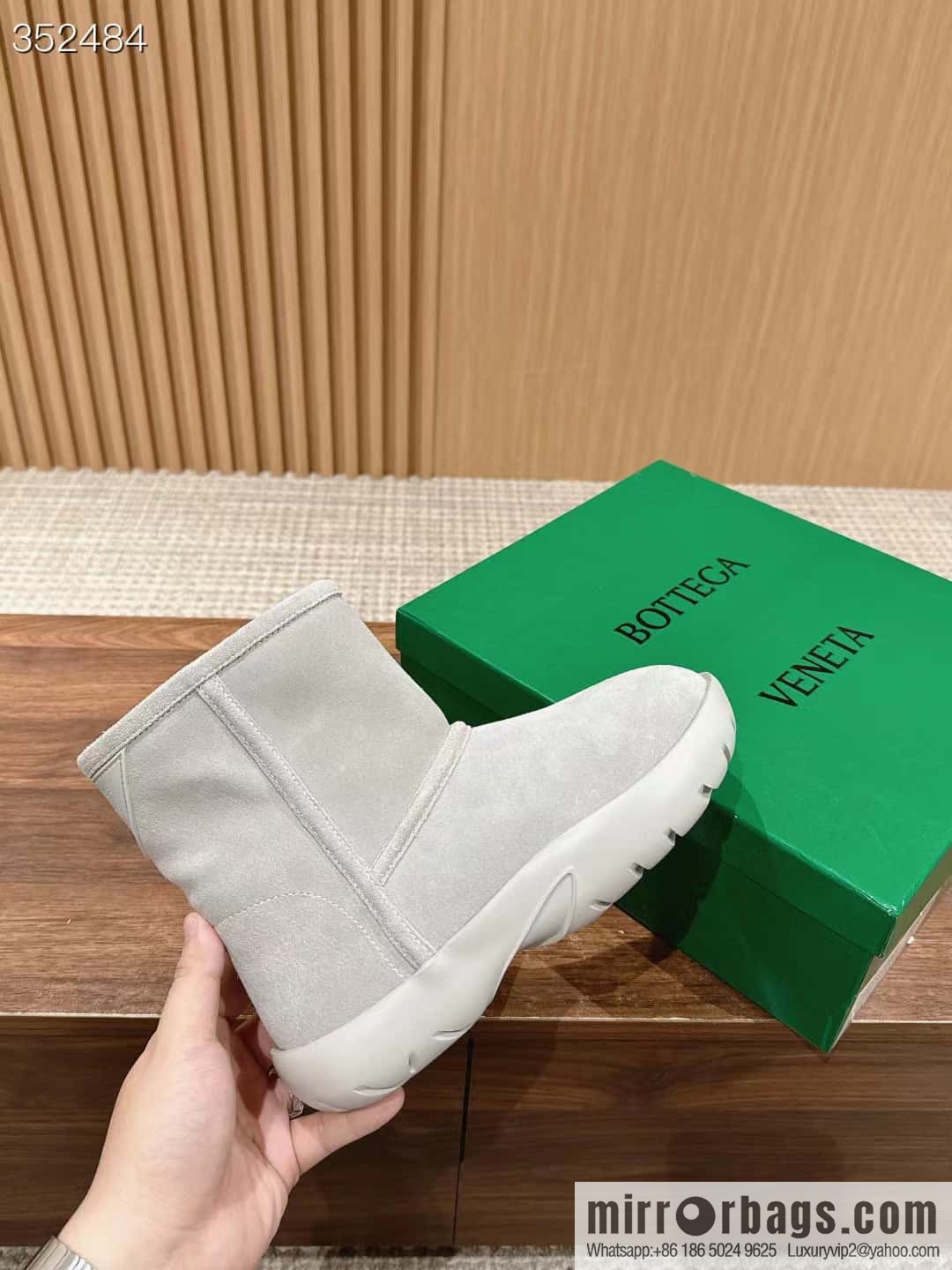 ๐ฐ๐ฐ๐๐จ๐ญ๐ญ๐๐ ๐ ๐๐๐ง๐๐ญ๐ BV autumn and winter new round head simple snow boots fluffy short boots