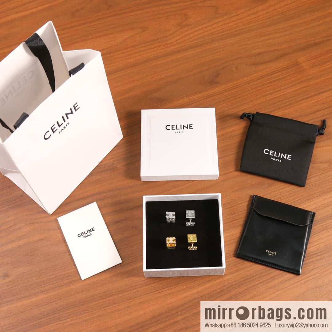 ❗️New ❗️ ☀️ New ☑️ Celine Celine dice stud earrings ☀️