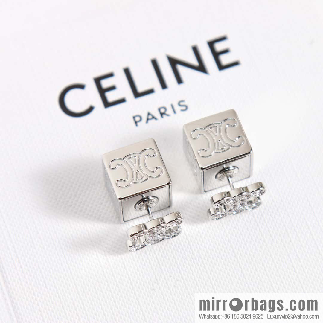 ❗️New ❗️ ☀️ New ☑️ Celine Celine dice stud earrings ☀️